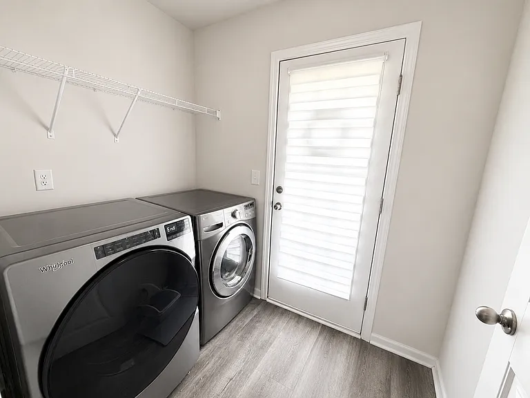 323 Alameda Ln — Photo 19