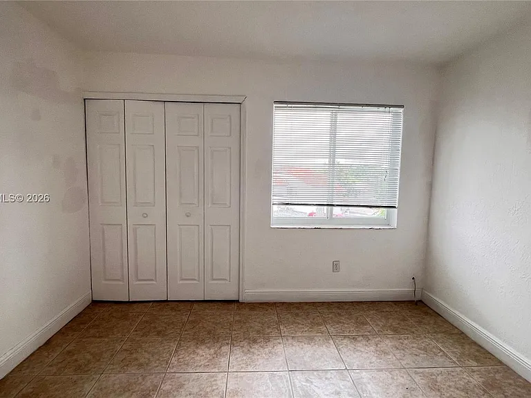 984 W 40th St #2 — Photo 39