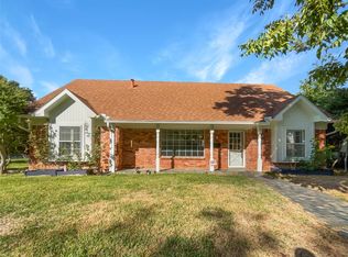 714 Waggoner Dr, Arlington, TX 76013