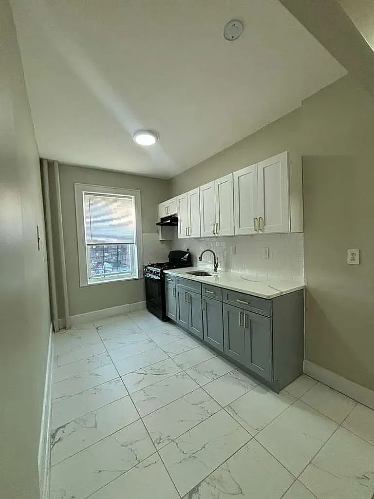 2 bed, 800 sqft, $1,799 — Photo 1