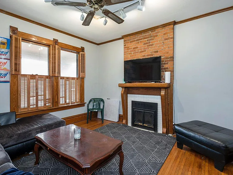 400 E Oakland Ave — Photo 5