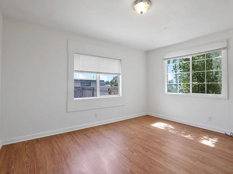 12 N 2162 W — Photo 13