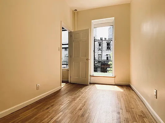 Rented by Compass | media 22