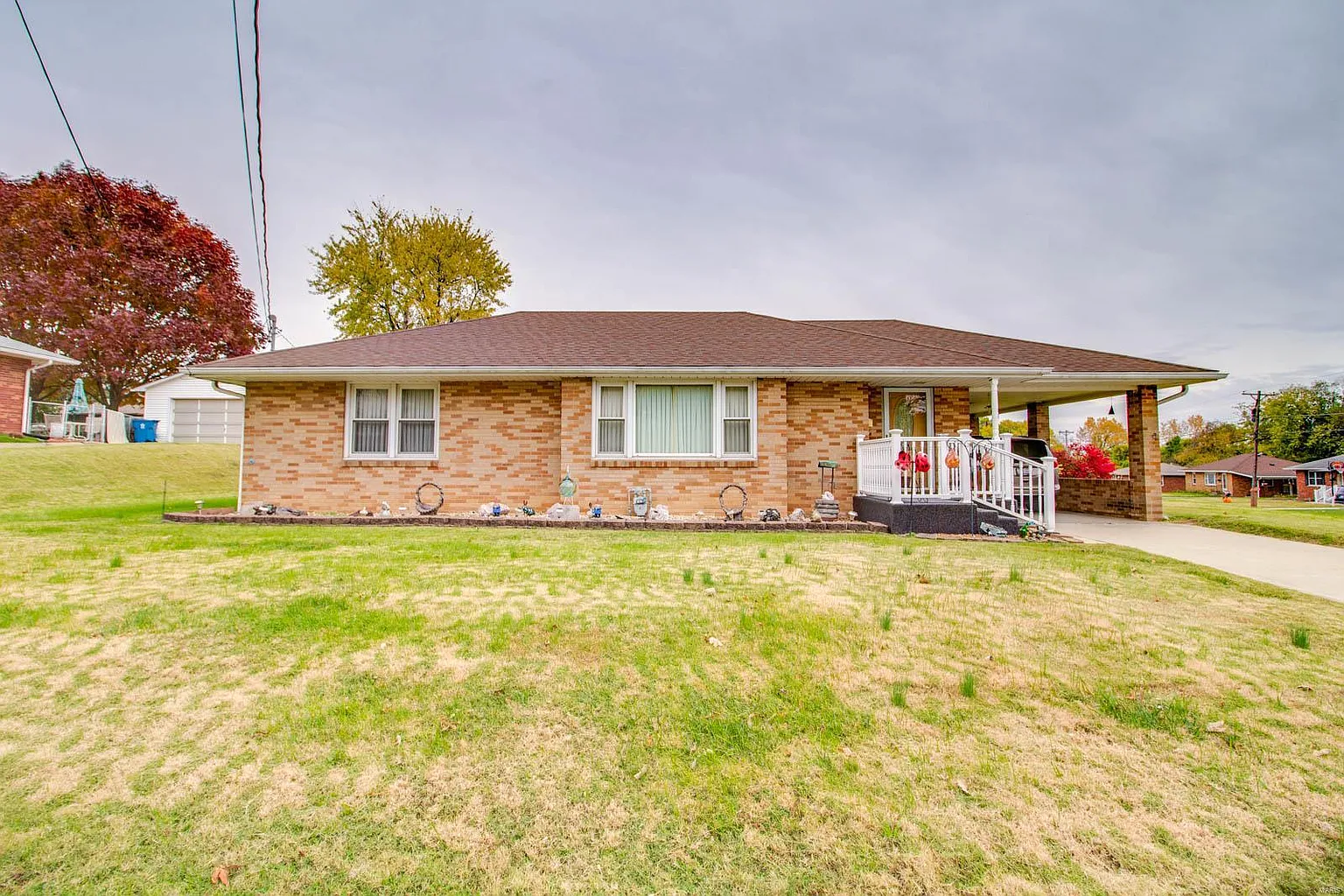 201 Longfellow Ave photo 1