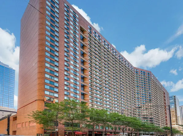 211 E Ohio St APT 2706, Chicago, IL 60611