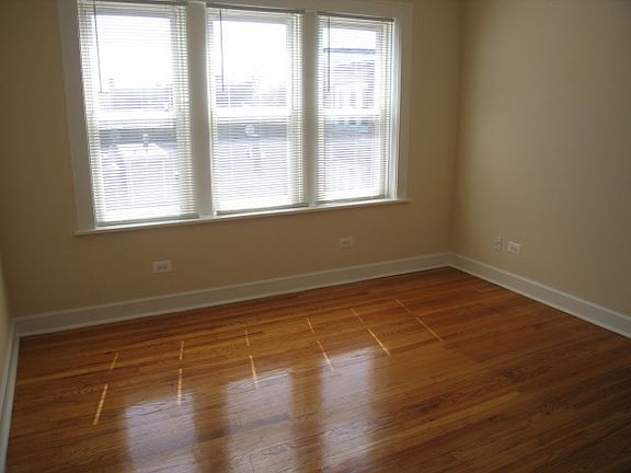 3rd image of 1217 W Diversey Pkwy APT 312