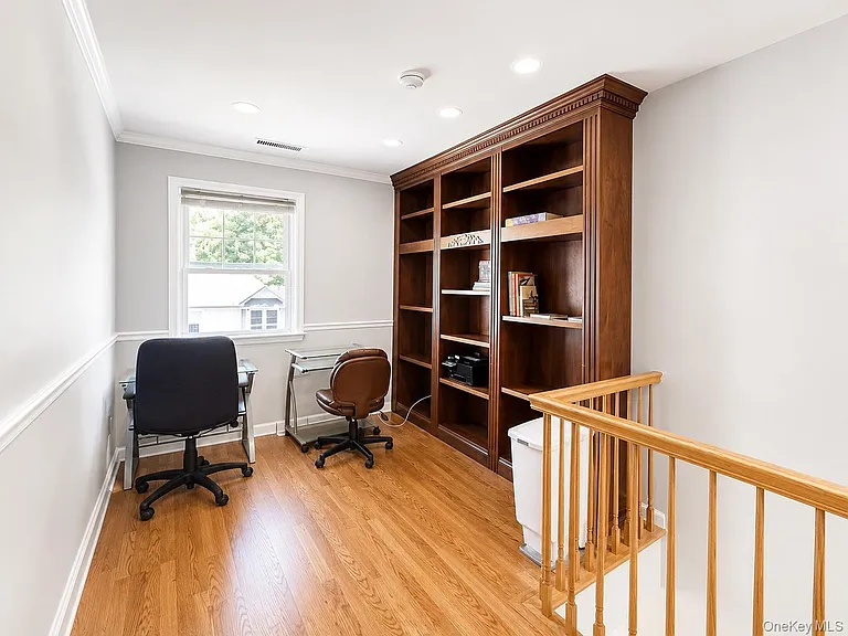 802 Sara Cir — Photo 13