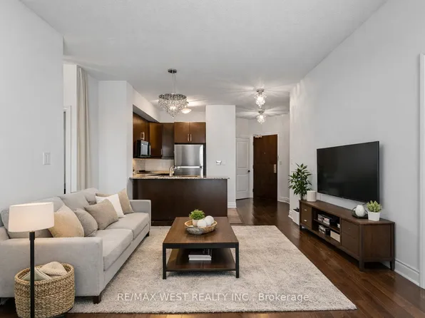 25 Earlington Ave #511, Toronto, ON M8X 3A3