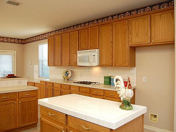 5th image of 2402 Creeks Edge Dr
