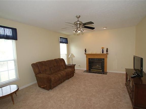 3rd image of 440 Indian Pointe Dr