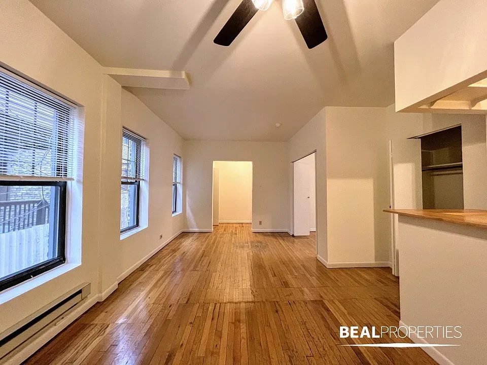 660 W Cornelia Ave #10
