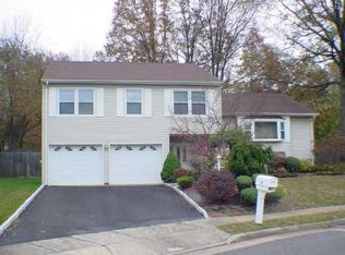 49 Meredith Rd, Edison, NJ 08817