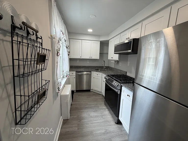 80 Huguenot Ave #9B — Photo 6