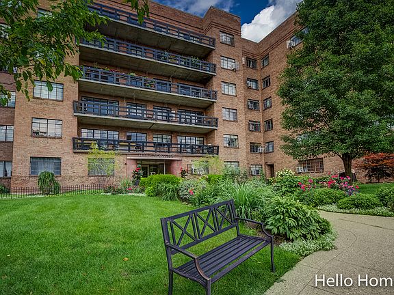 2nd image of 505 Cherry St SE #408