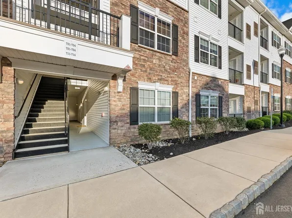 713 Stiller Ln, Monroe Township, NJ 08831