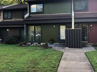 2222 Cartwright Pl, Reston, VA 20191