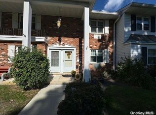 21 Glen Hollow Dr APT G23, Holtsville, NY 11742