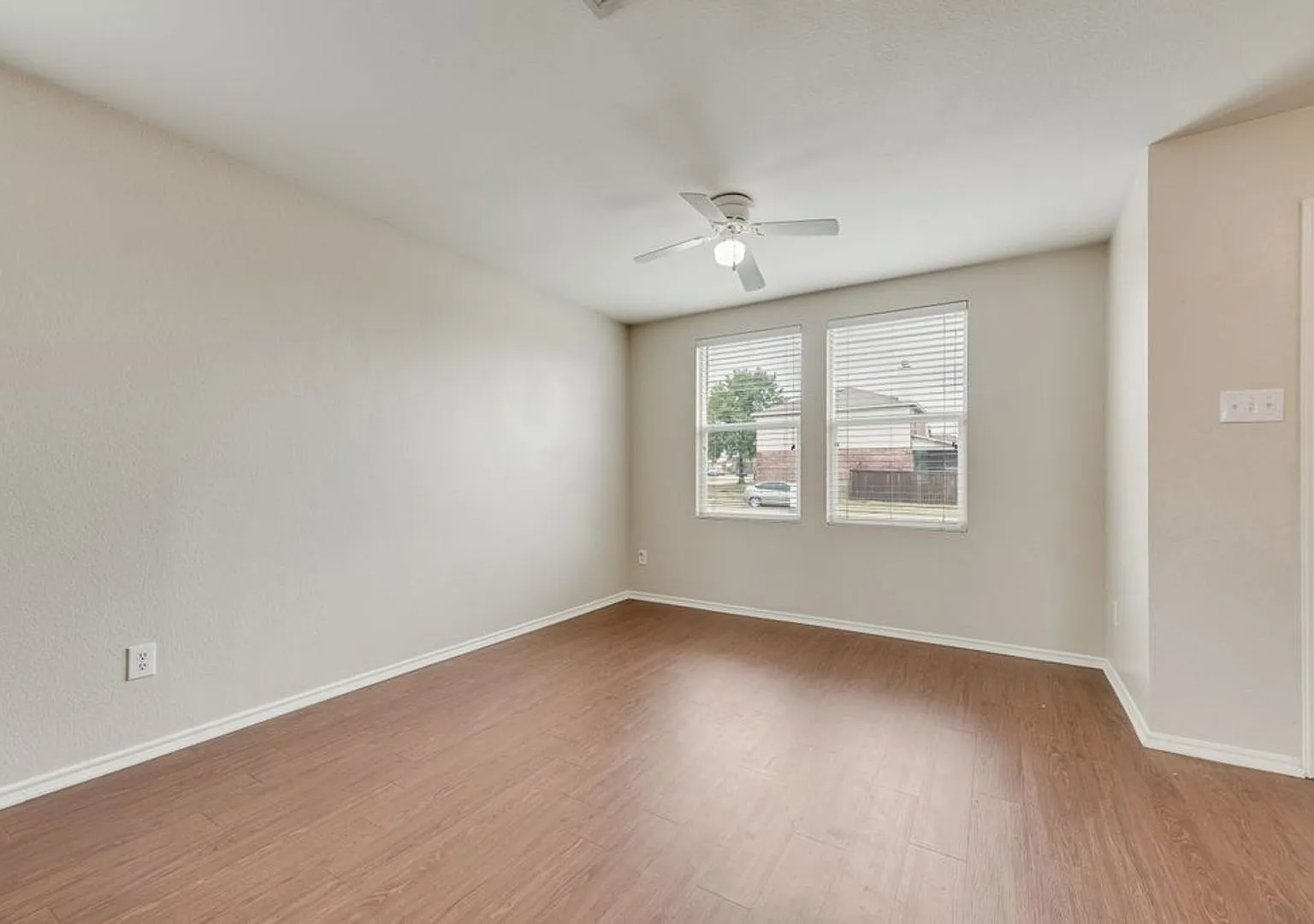 Adorable Royse City home with large backyard! — Photo 3