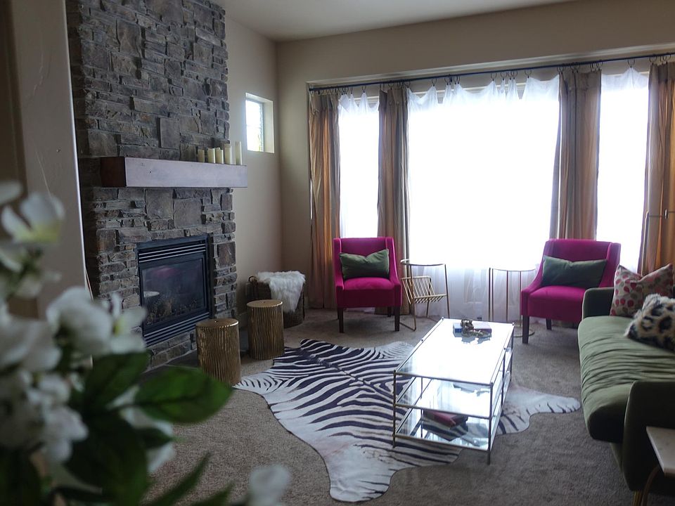 Family room / 1st floor