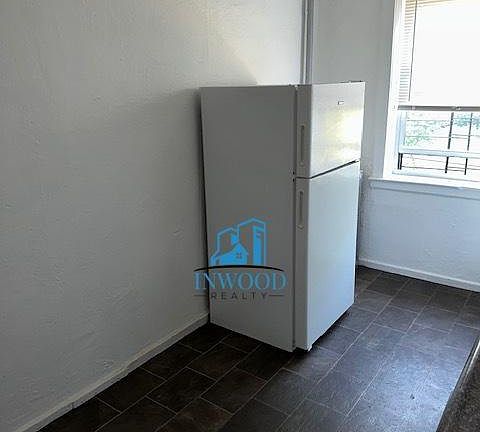 4th image of 42 Park Ave #41