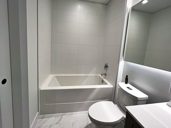 5th image of 13933 105th Blvd #411