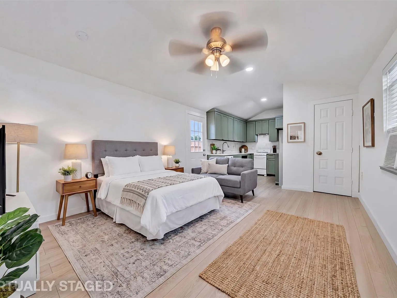 Studio, 500 sqft, $1,100 — Photo 3