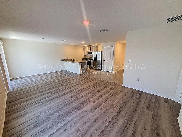 1906 Blue Stream St — Photo 15