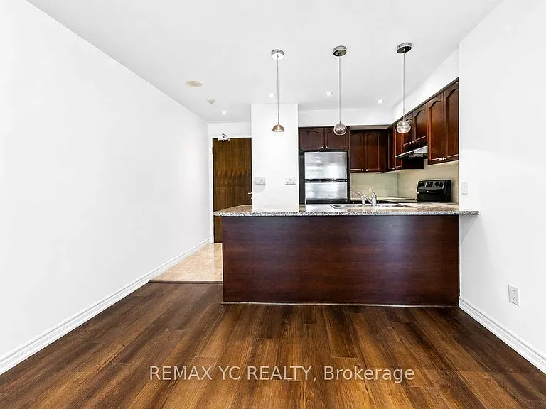35 Hollywood Ave #216 — Photo 3