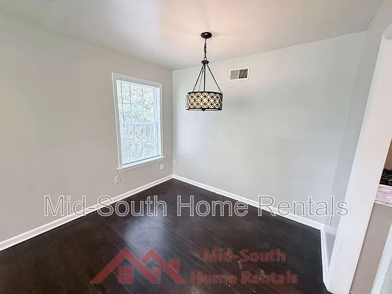1060 Paul Pl — Photo 9