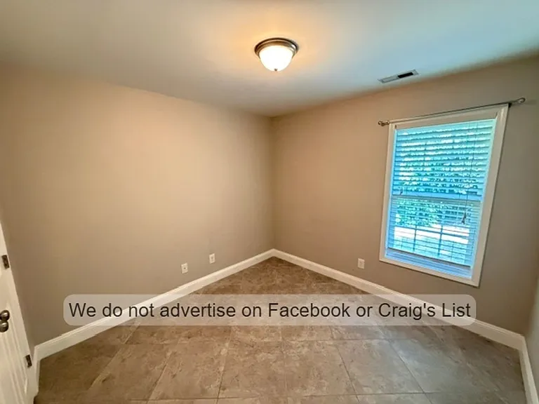 918 Carolina Ave — Photo 6