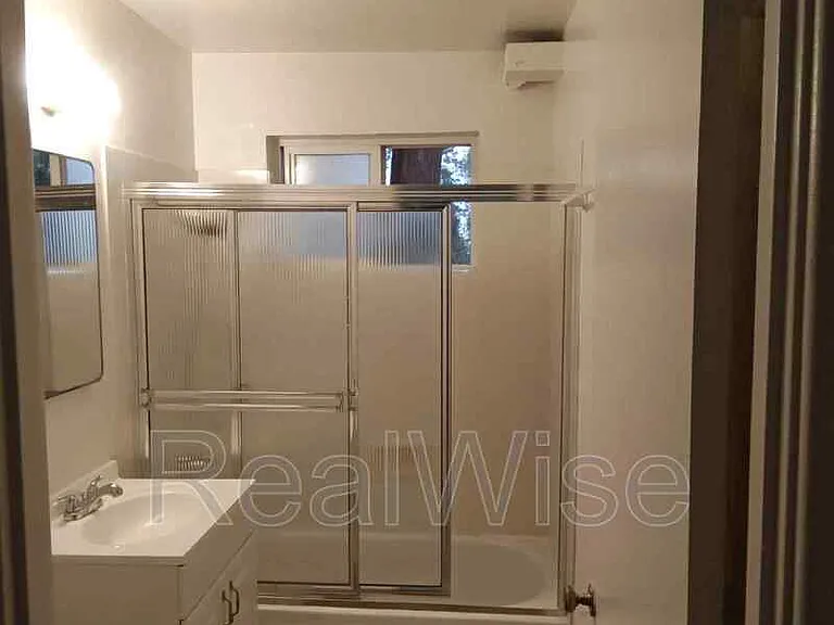 801 Ashland St #3 — Photo 9
