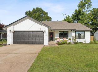 1400 N Cypress Ave, Broken Arrow, OK 74012