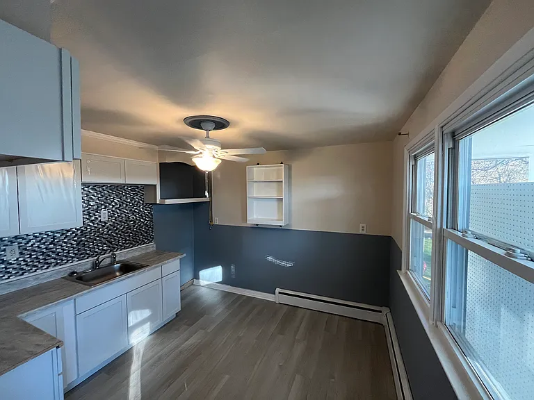 2516 N Dupont Pkwy — Photo 16