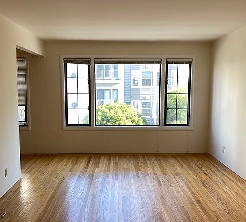 2nd image of 2649 Polk St APT 3