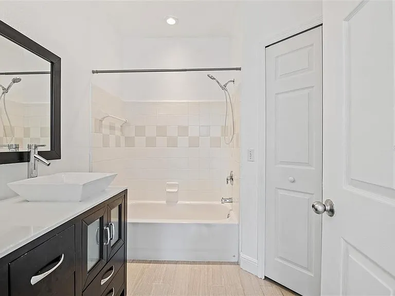 5571 Rosehill Rd #104 — Photo 25