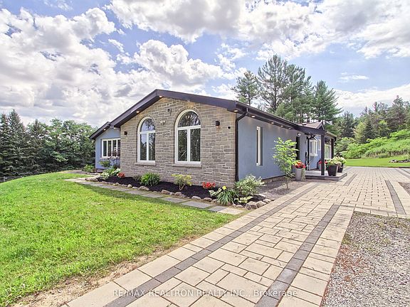 2nd image of 3433 Mount Albert Rd