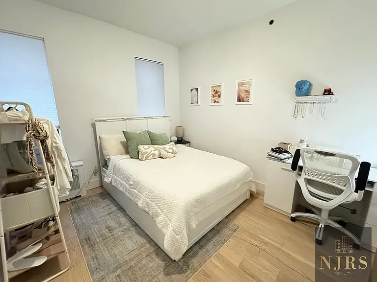 230 W 97th St #2F — Photo 6