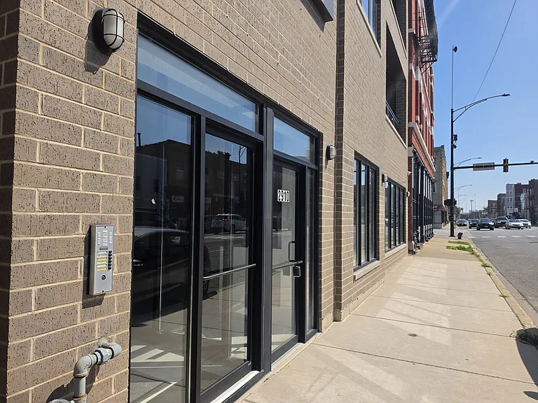 2910 S Archer Ave #3A — Photo 2