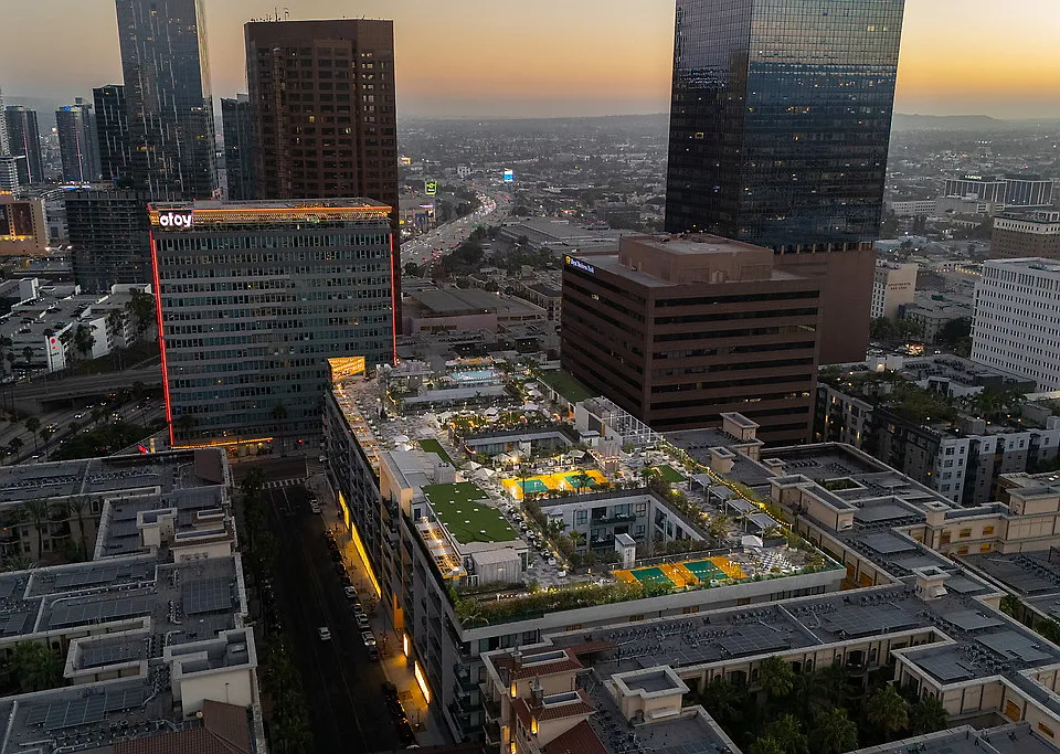 Skylux on Wilshire