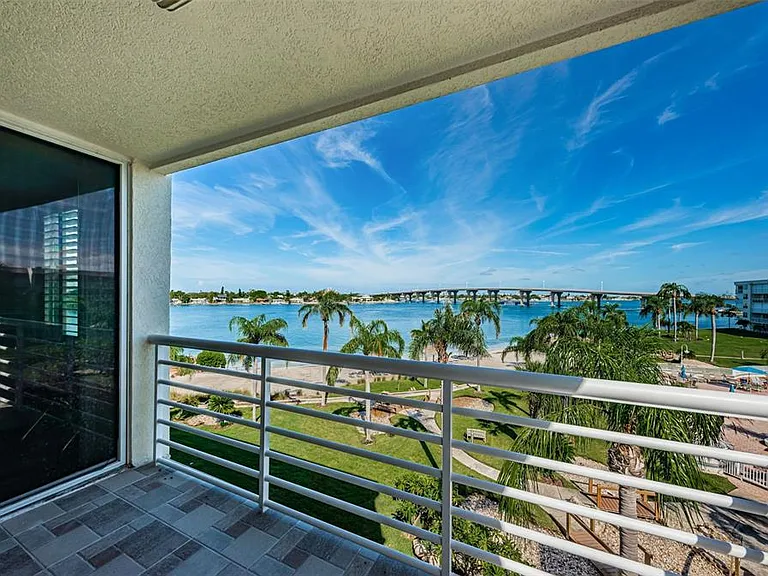 6081 Bahia Del Mar Cir #456 — Photo 22
