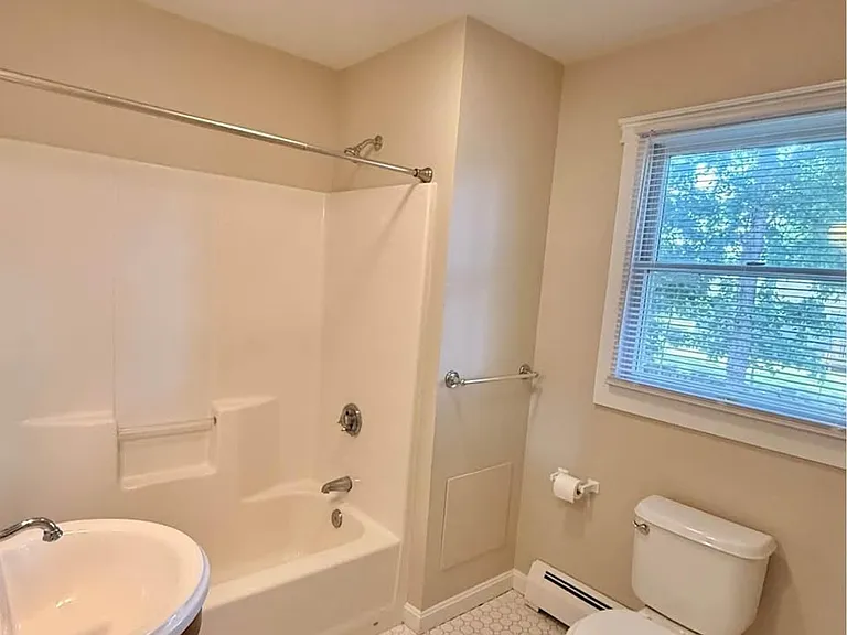 31 Peachtree Rd — Photo 11