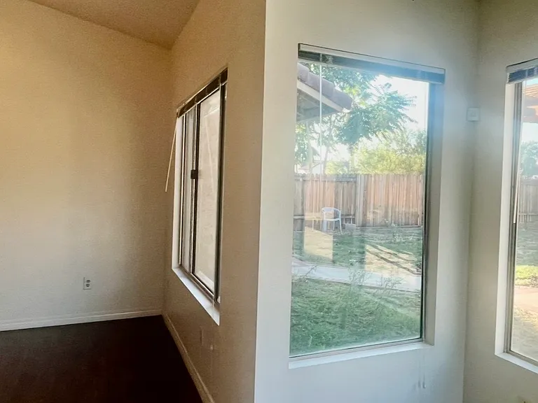 824 Ashley Way — Photo 6