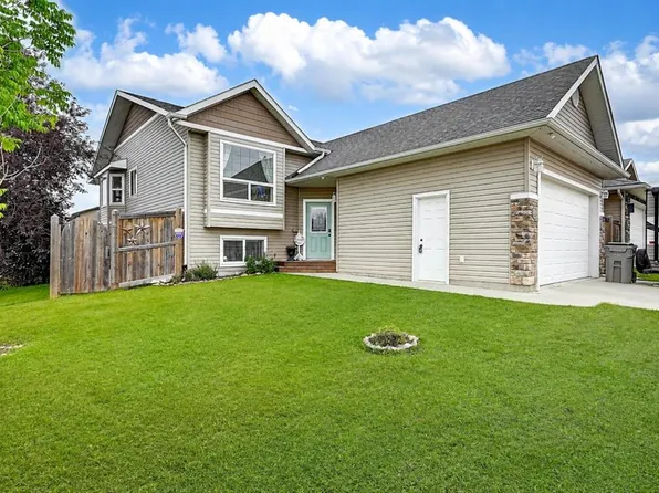 7121 W 88th St, Grande Prairie, AB T8X 0E3