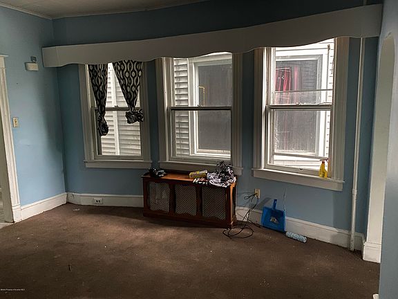 3rd image of 325/327 Cedar Ave
