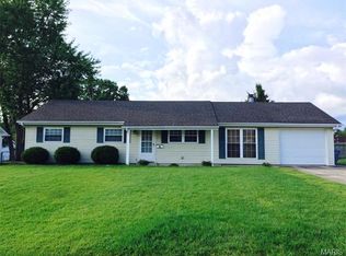 404 Saint John Dr, O'Fallon, MO 63366