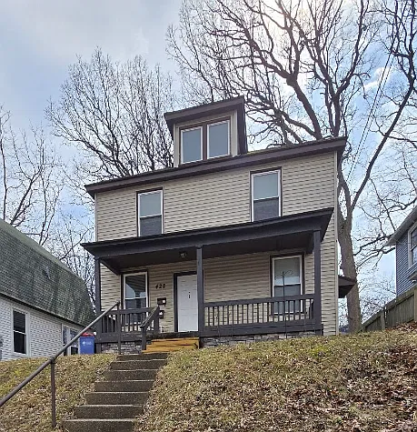 2 bed, 1.0 bath, $1,100 — Photo 1