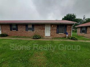 2462 E Clayton Dr, Terre Haute, IN 47802