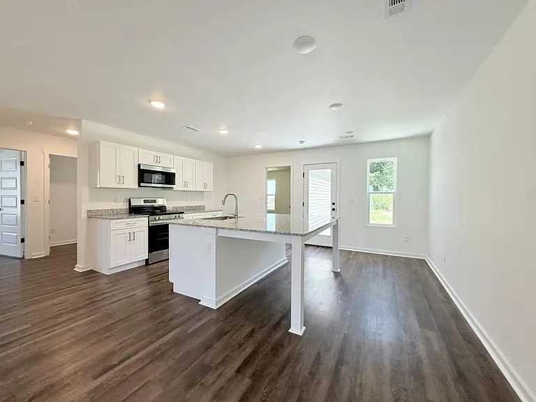 211 S Eagle Ln — Photo 17