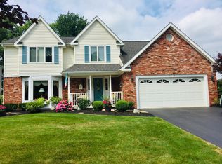 34 Mill Valley Dr, East Amherst, NY 14051