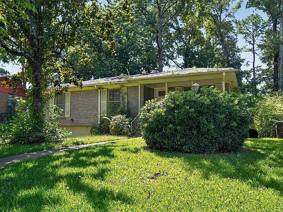 3rd image of 425 Buckner Dr